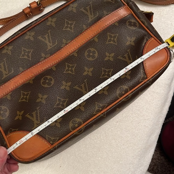 Louis Vuitton Crossbody Bag - Picture 14 of 16